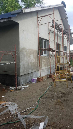 Applying Facade Primer Layer to a Metal House Project in Craiova thumbnail