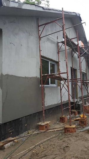 Applying Spackle to the Facade of a Metal House Project in Craiova thumbnail