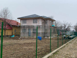 Applying Fiberglass Mesh, Adhesive, and Spackle to a House in Snagov thumbnail
