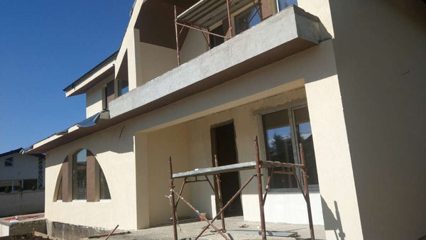 Aspect intermediar fatada in timpul aplicarii finisajelor