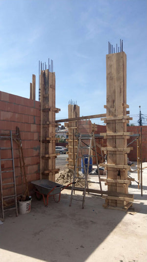 Formwork and Pouring Concrete for Pillars and Exterior Walls of a 386 sqm House thumbnail