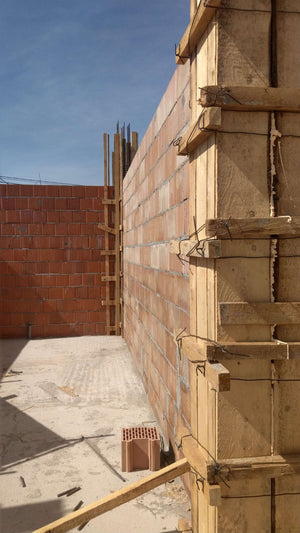 Formwork and Pouring Concrete for Pillars and Exterior Walls of a 386 sqm House thumbnail