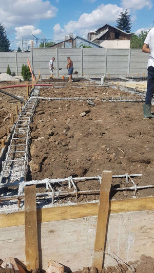 Compacting Reinforcement for the Final Slab of a 240 sqm Metal Hall Foundation Project thumbnail