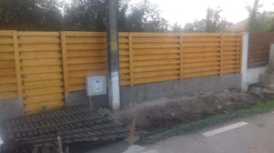 Construction of a Concrete and Wood Fence GA03 thumbnail