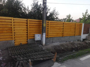 Construction of a Concrete and Wood Fence GA03 thumbnail