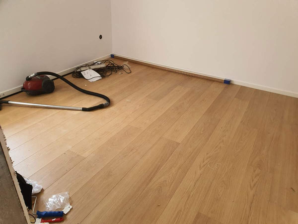 Detaliu finisaje pardoseli interioare locuinta individuala