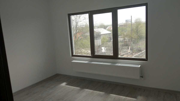 dormitor casa metalica la cheie vedere geam