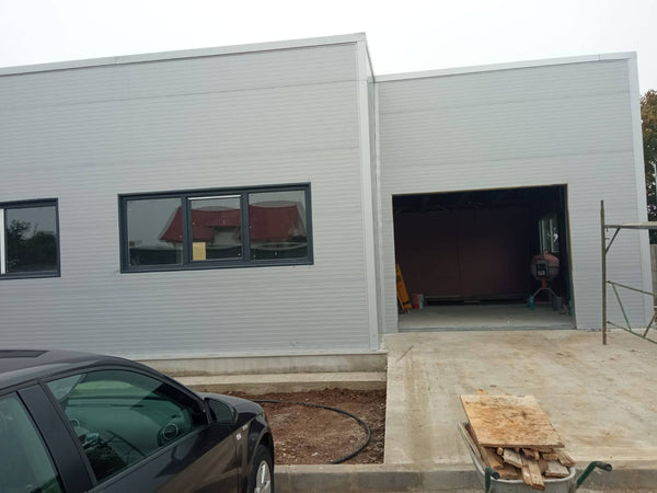 Executie rampa acces persoane cu dizabilitati la hala metalica