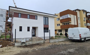 Fatada finalizata cu tencuiala alba structurata thumbnail