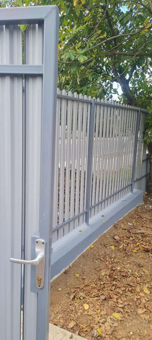 Completed Facades with Siliconized Decorative Plaster and Fence for a Single-Story House in Ilfov thumbnail