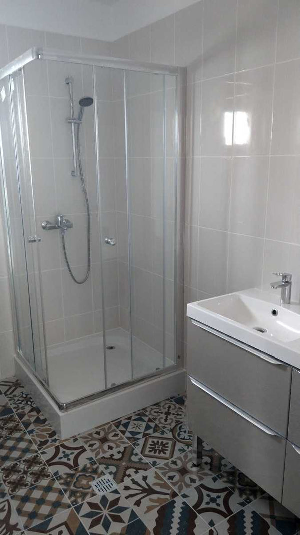 finisaje baie pentru proiect casa cu etaj