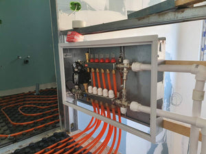 Underfloor Heating and Pouring of Screeds for Individual House thumbnail
