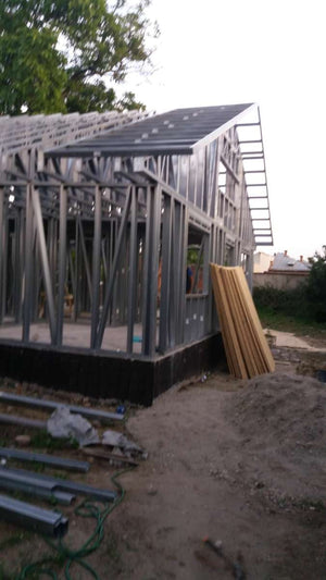 Metal Structure House Installation in Craiova thumbnail