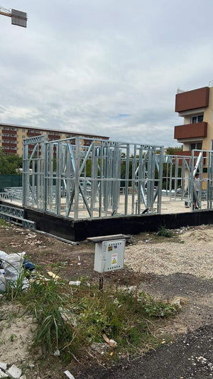 Installation of Light Metal Structure on the Ground Floor for a Two-Story House thumbnail
