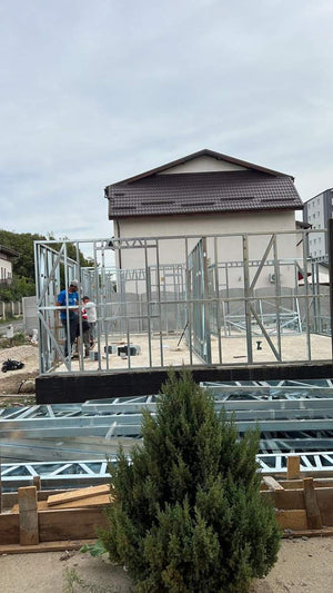 Installation of Light Metal Structure on the Ground Floor for a Two-Story House thumbnail
