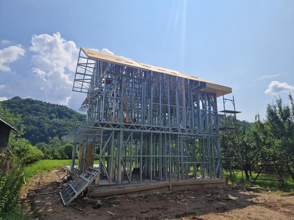 Placare exterioara acoperis pe structura din profile metalice cu OSB